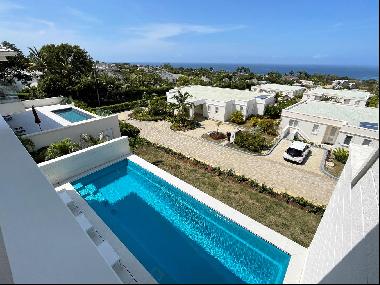 Semi-detached townhouse with a swimming pool and splendid sea views at Westmoreland Hills.