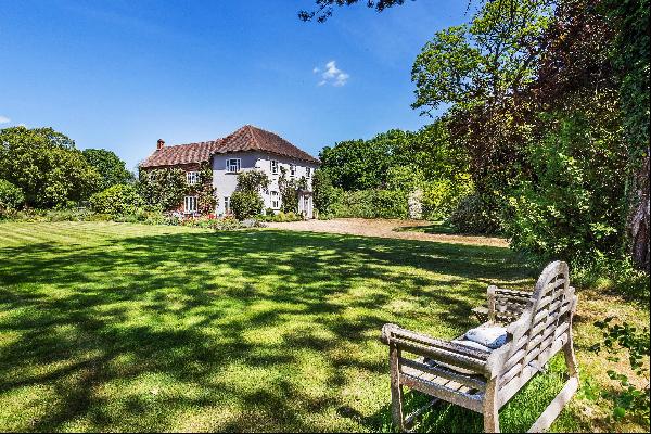 A beautifully presented Grade II listed Georgian manor house with excellent leisure and eq