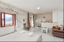 Waterfront Stone Villa, Dobrota, Kotor, Mongtenegro, R2194