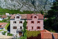 Waterfront Stone Villa, Dobrota, Kotor, Mongtenegro, R2194