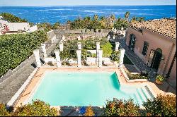 Late 19th century villa with pool in historic center