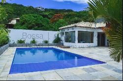 Large house with a view to the sea