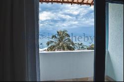 Large house with a view to the sea