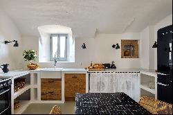 Completely renovated spectacular farmhouse from the eighteenth century