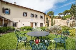 VILLA STORICA CON PISCINA IN VENDITA A FIRENZE, TOSCANA