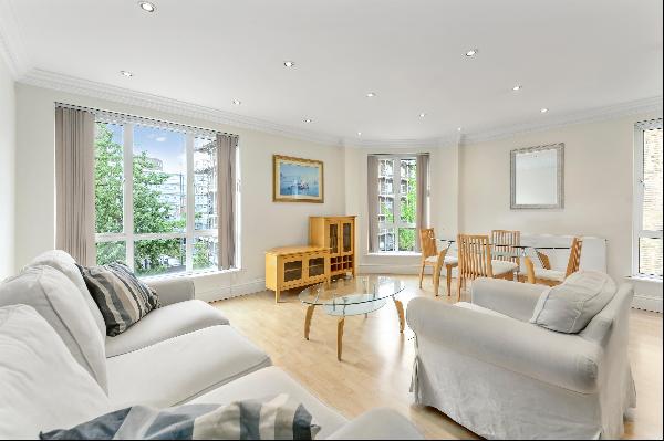 A bright one bedroom apartment for sale in Powell House, Gloucester Terrace, W2.