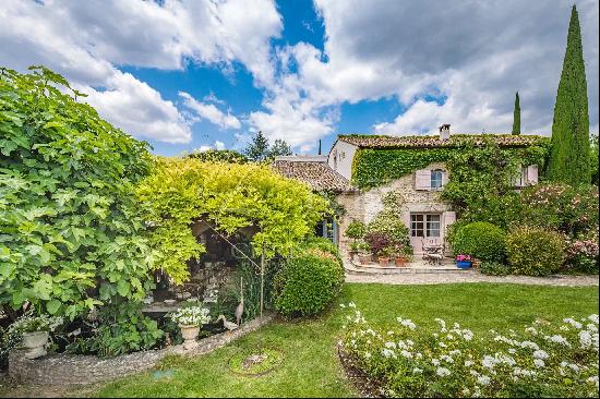Luberon - Exceptional property with view and remarkable garden