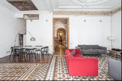 250 SQM BRIGHT FLAT IN THE HEART OF BARCELONA, Barcelona 08007