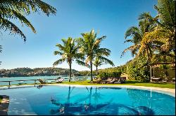 Mansion on the sand with swimming pool