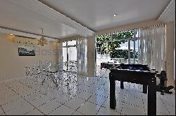 House in condominium overlooking Pedra da Gávea