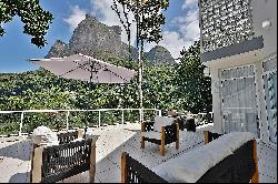 House in condominium overlooking Pedra da Gávea