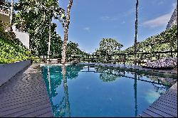 House in condominium overlooking Pedra da Gavea