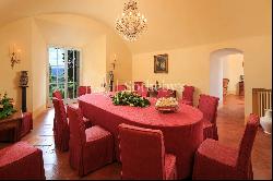 Rocca di Cetona, a superlative villa with breathtaking views