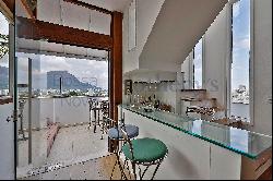 Duplex penthouse overlooking Cristo Redentor