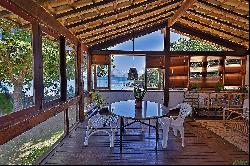 Rustic house in Praia dos Ossos