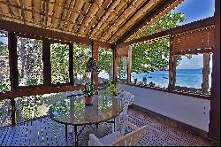 Rustic house in Praia dos Ossos