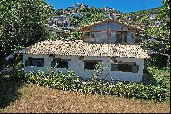 Rustic house in Praia dos Ossos