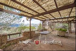 Tuscany - COUNTRY HOUSE FOR SALE IN A PANORAMIC POSITION IN VAL D'ORCIA