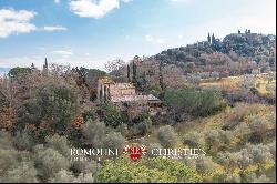 Tuscany - COUNTRY HOUSE FOR SALE IN A PANORAMIC POSITION IN VAL D'ORCIA