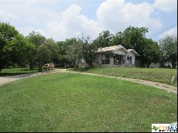 840 S Castell Avenue, New Braunfels TX 78130