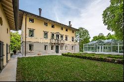 Elegant renovated historic villa with park swimming pool and outbuildings