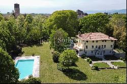 Renovated noble villa with park and pool