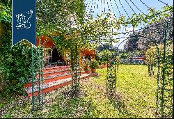 Luxury villa for sale in a residential area a few minutes from Rome