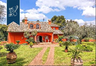 Luxury villa for sale in a residential area a few minutes from Rome