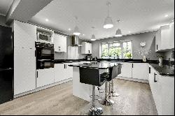 Heathside, Esher, Surrey, KT10 9TB