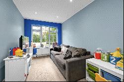 Heathside, Esher, Surrey, KT10 9TB