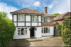 Heathside, Esher, Surrey, KT10 9TB