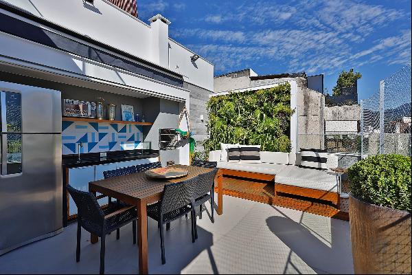 Ready-to-move-in penthouse in coveted spot of Ipanema