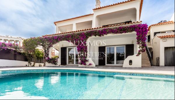7 Bedroom Villa with swimming pool, for sale, in Porches, Algarve