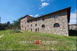 Chianti Classico - ESTATE WITH RURAL HAMLET FOR SALE IN GAIOLE IN TUSCANY