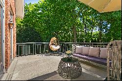 Luxury apartment villa on beautiful estate in Laren