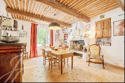 SOUTH LUBERON Renovated stone bastide on 4935m² of land, outbuildings and stables