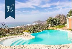 Prestigious villa with pool for sale in Castellabate