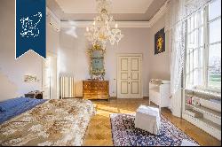 Luxury apartment a few steps away from Ponte Vecchio and Palazzo Pitti for sale in Florenc