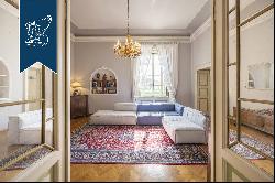 Luxury apartment a few steps away from Ponte Vecchio and Palazzo Pitti for sale in Florenc