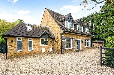 Dean Lane, Cookham, SL6 9BH