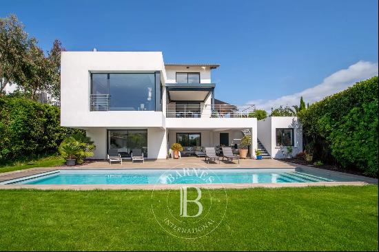 PERSPECTIVE - Contemporary villa with pool and ocean view in Biarritz