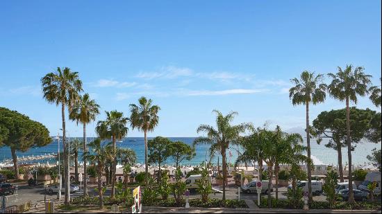 Croisette Magnificent 196 sqm seafront apartment