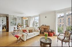 Family property in the heart of a quiet area of the 5th Arrondissement