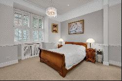 Queens Road, Weybridge, Surrey, KT13 0AR