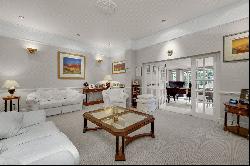 Queens Road, Weybridge, Surrey, KT13 0AR