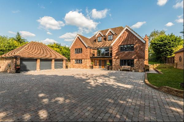 A stunning detached family house, designed to an exceptionally high standard, offering fle