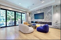Refined Forest Hill Luxury