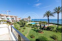 Immerse in Beachfront Bliss: A Delightful Penthouse with Endless, Denia 03700