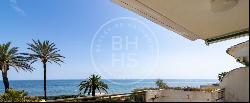 Immerse in Beachfront Bliss: A Delightful Penthouse with Endless, Denia 03700