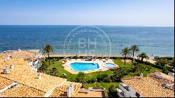 Immerse in Beachfront Bliss: A Delightful Penthouse with Endless, Denia 03700